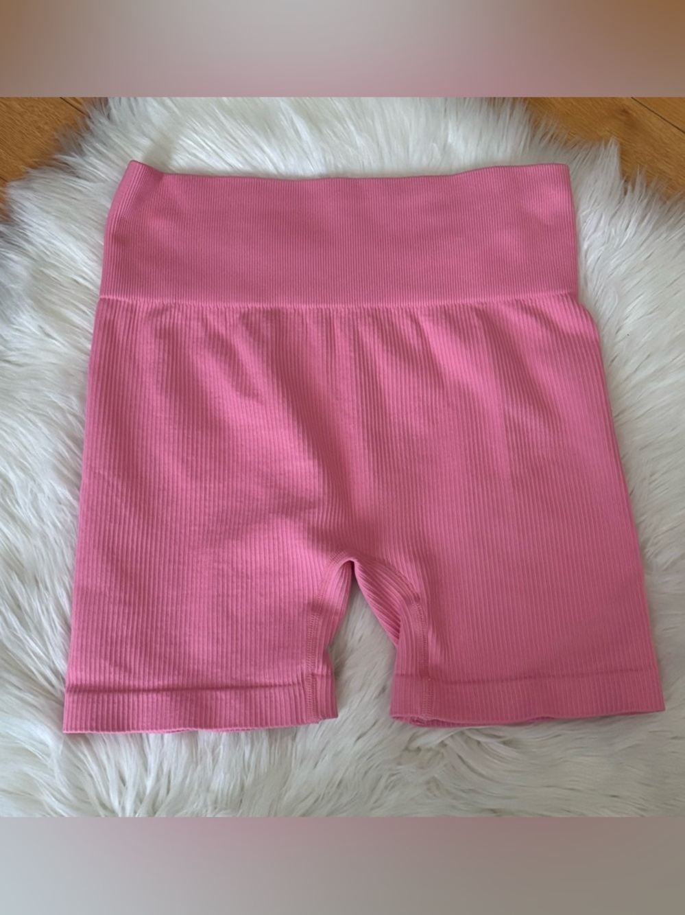 High Rise Ribbed Seamless Bike Shorts - Picture 3 of 5